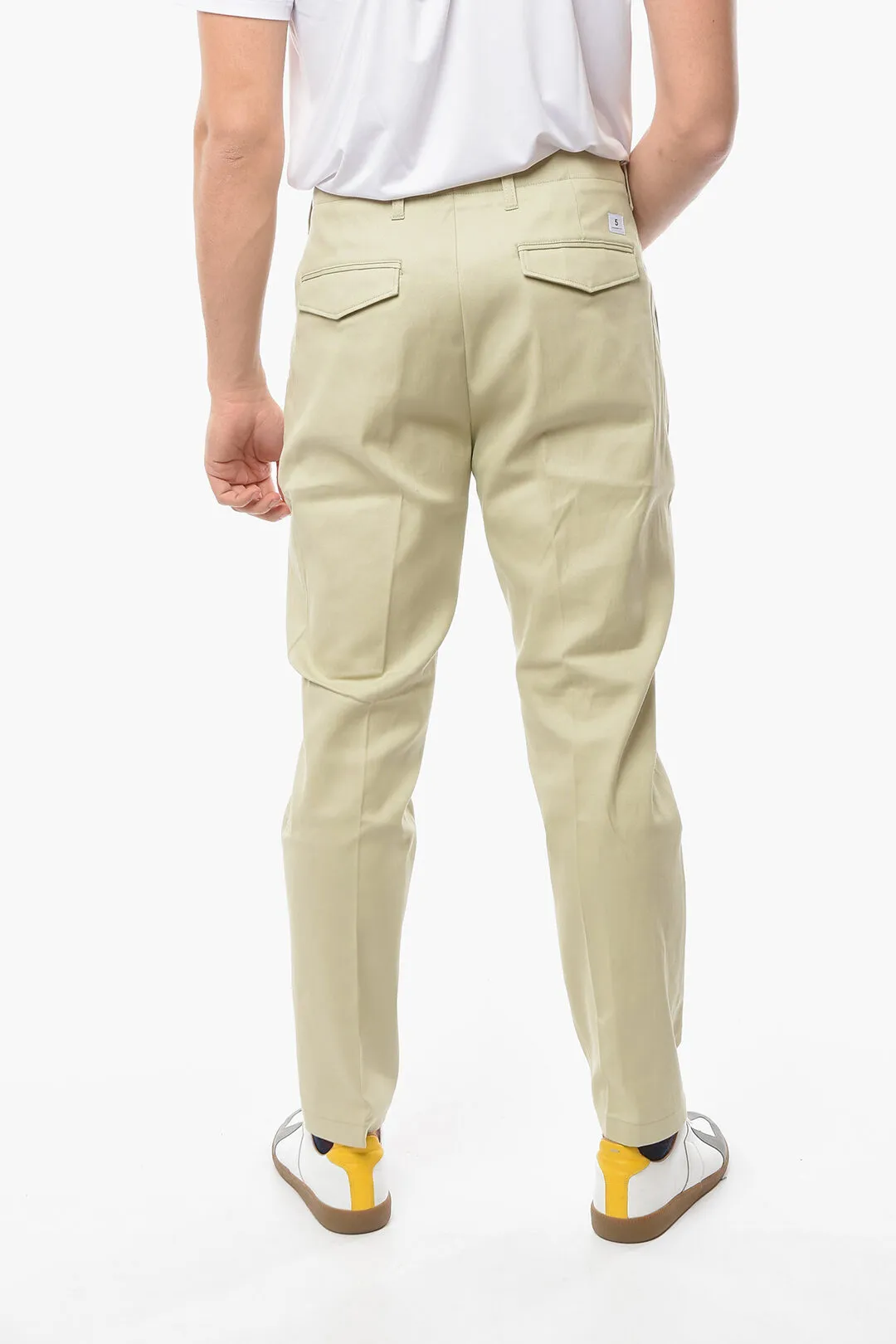 Chino Pants with 4 Pockets and Contrast Button.